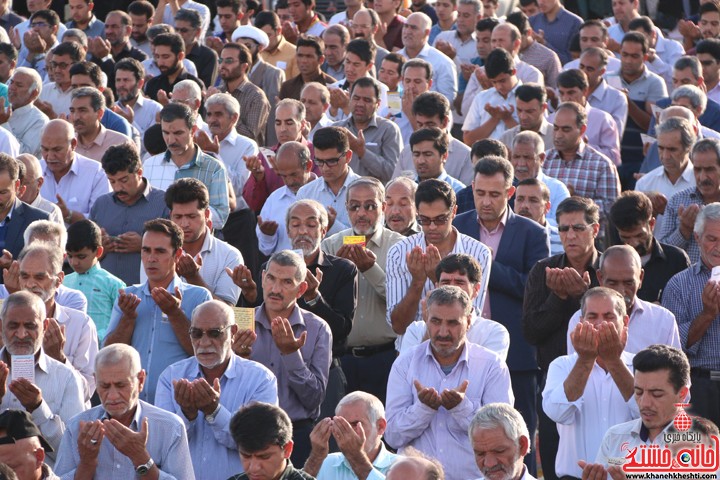 اقامه نماز عید فطر در مصلی امام خامنه ای (مدظله العالی) شهرستان رفسنجان با حضور مردم شهید پرو و مسئولین شهرستان