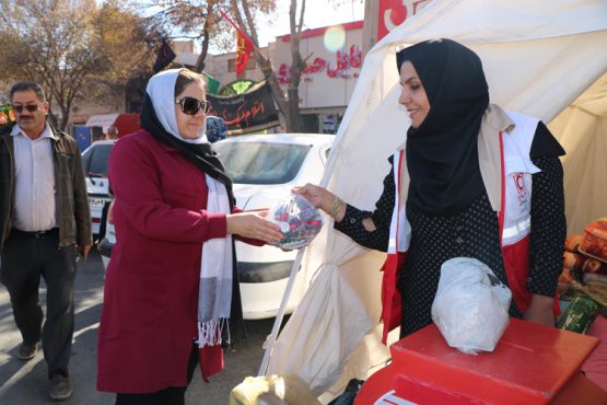 همت مردم رفسنجان برای کمک به زلزله زدگان کرمانشاه / گزارش تصویری