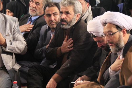 یادواره هجده شهیدمدافع حرم رفسنجان با حضور خانواده شهید حججی در قاب دوربین خانه خشتی