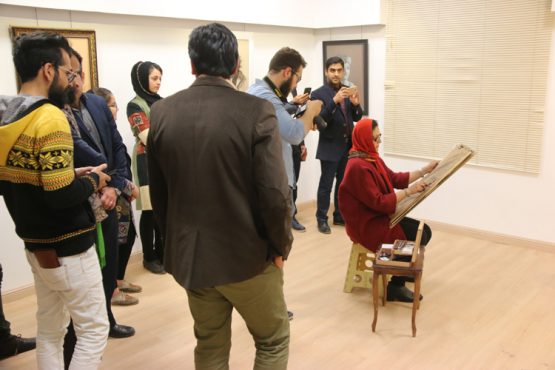 نمایشگاه انفرادی طراحی و نقاشی پرتره در رفسنجان افتتاح شد/تصاویر