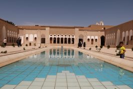 بازدید ۳۲۲۸۵ نفر از بزرگترین خانه خشتی جهان در رفسنجان در نوروز امسال