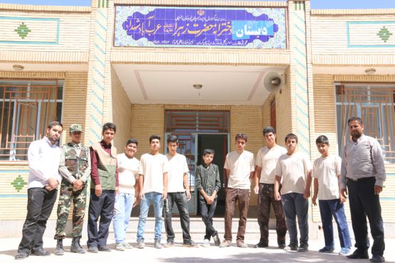 مدرسه حضرت زهرا عرب آباد به همت دانش آموزان جهادی رفسنجان نو می شود / تصاویر