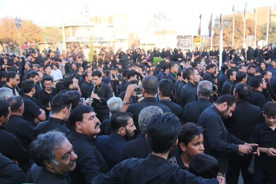 تجمع ابوالفضلیون و هئیت های مذهبی محله علی آباد در میدان ابراهیم / تصاویر