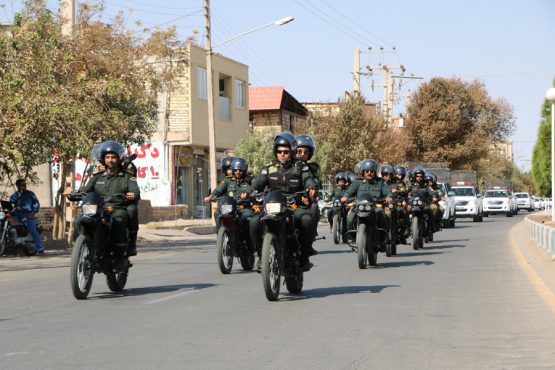 یگانهای موتوری نیروی انتظامی رفسنجان رژه رفتند + تصاویر