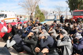 مانور سراسری زلزله در دبیرستان فرهنگ رفسنجان برگزار شد / عکس