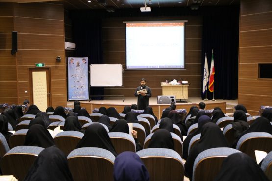 دوره بازآموزی مربیان موسسات قرآنی در رفسنجان برگزار شد / عکس