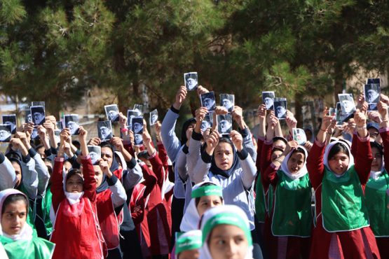 افتتاح المپیاد ورزشی درون مدرسه ای همراه با جشن چهلمین سال انقلاب در مجتمع علوی رفسنجان / تصاویر