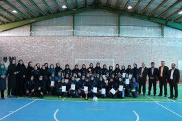 اختتامیه مسابقات فوتسال دانش آموزان دختر در رفسنجان برگزار شد / تصاویر
