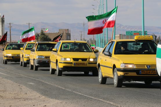 رژه ی تاکسیرانان رفسنجان به مناسبت چهلمین سالگرد پیروزی انقلاب اسلامی + تصاویر
