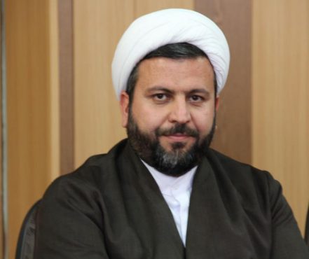 ۲هزار نفر در مساجد رفسنجان معتکف شدند /اعتکاف رویش انقلاب اسلامی است