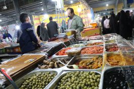 گذری در نمایشگاه سوغات و هدایا در رفسنجان / عرضه ۱۰ درصد زیر قیمت بازار  + تصاویر