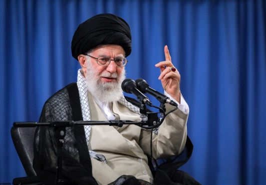 امام خامنه‌ای: حج یک عمل سیاسی است/ دولت سعودی وظیفه تأمین امنیت زائران را دارد