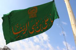 پرچم سیاه میدان قدس در رفسنجان با پرچم سبز رضوی تعویض شد/ تصاویر