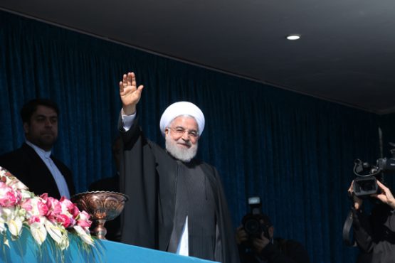 سفر “روحانی” به رفسنجان در قاب دوربین خانه خشتی
