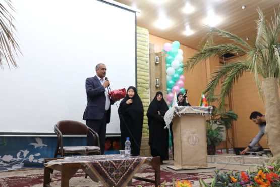 جشن میلاد حضرت فاطمه زهرا (س) در دبیرستان دخترانه هدی رفسنجان برگزار شد/تصاویر