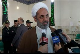 مردم با حضور در انتخابات، حق خود را به صندوق رای می اندازند