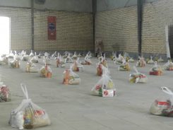 کمک مومنانه؛ توریع ۱۳۰ بسته معیشتی به نیازمندان توسط حوزه سیدالشهدای رفسنجان