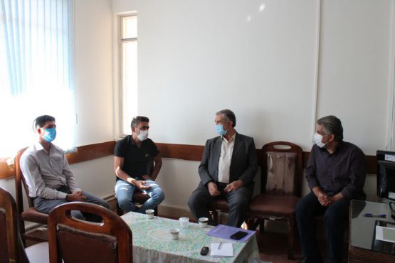  هنرمندان جوان رفسنجانی با رییس بنیاد شهید رفسنجان دیدار کردند