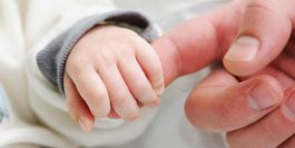 جزئیات طرح تشویقی تولد «فرزند چهارم» توسط بنیاد ۱۵ خرداد اعلام شد/ پرداخت ۱۰ میلیون تومان کمک‌هزینه به والدین