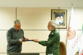 تقدیر از دکتر سعدمحمدی مدیرعامل شرکت مس برای محرومیتزدایی سرهنگ وحید تیموری فرمانده بسیج ادارات