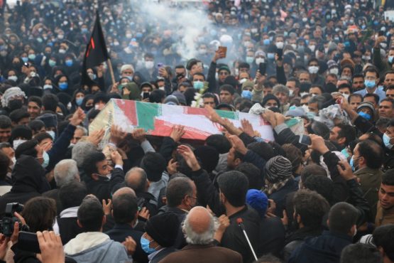 پیکر شهید گمنام در رفسنجان تشییع و به خاک سپرده شد + تصاویر