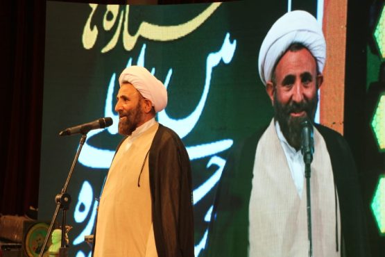 هنرمندان در پاسداری و انتقال ارزشها و باورها به جامعه رسالت سنگینی دارند