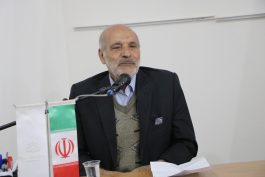 <span style='color:#a2a2a2;font-size:12px;'>مورخ تاریخ انقلاب اسلامی رفسنجان:</span><br/>جوانان انقلاب را از رفتار مسئولین یاد میگیرند/ انقلاب سال ۵۷ انقلاب ارزشها بود