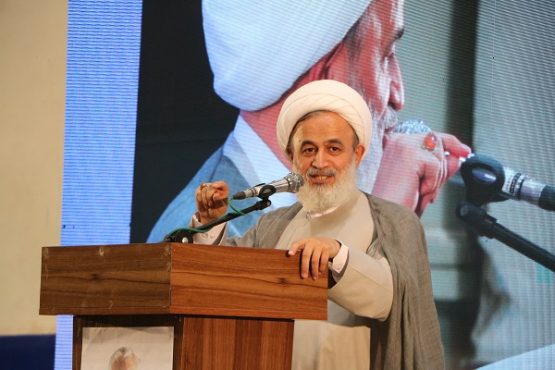 <span style='color:#a2a2a2;font-size:12px;'>استاد حوزه و دانشگاه:</span><br/>رئیس جمهور باید سختگیرانه به نفع مردم پایکار باشد