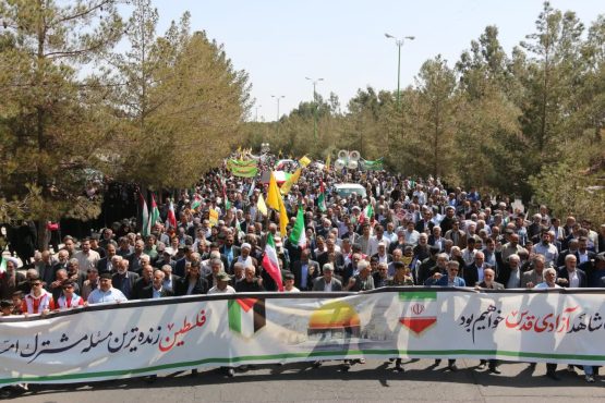 <span style='color:#a2a2a2;font-size:12px;'>مردم رفسنجان پاسخ میدهند؛</span><br/>چرا در راهپیمایی روز قدس شرکت کردید؟