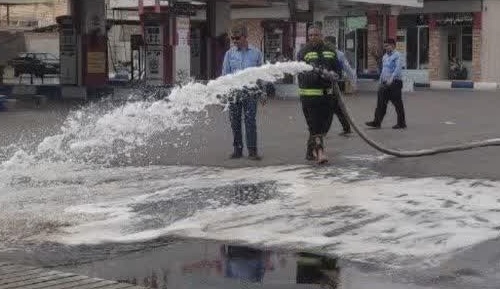 حضور به موقع آتشنشانان رفسنجان، نشت بنزین را به حادثهای بزرگ تبدیل نکرد