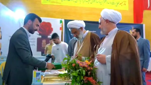 <span style='color:#a2a2a2;font-size:12px;'>به تعبیر جناب باقری پیشکسوت عرصه خبر در رفسنجان:</span><br/>با برگزاری اولین نمایشگاه مطبوعات، یک انرژی و خون تازه به رگ رسانه‌ها دمیده شد