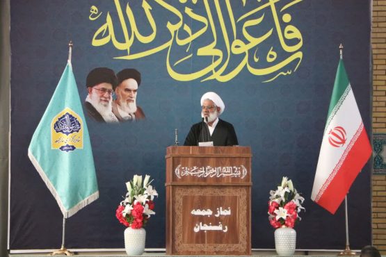 <span style='color:#a2a2a2;font-size:12px;'>امام جمعه رفسنجان:</span><br/>علاج مشکلات داخلی در تسلیم در برابر دشمن نیست