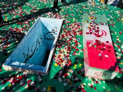 <span style='color:#a2a2a2;font-size:12px;'>یادداشت:</span><br/>شهید گمنام؛ میهمان تازه‌واردی که رفسنجان را دوباره به هم رساند