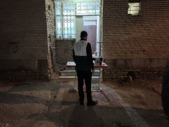 تحویل چرخ خیاطی صنعتی به بانوی مددجو سرپرست خانوار