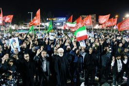 <span style='color:#a2a2a2;font-size:12px;'>امشب صورت گرفت؛</span><br/>اجتماع مردم رفسنجان در سوگ رهبر شهید