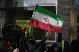 <span style='color:#a2a2a2;font-size:12px;'>گزارش تصویری؛</span><br/>بیست و چهارمین تجمع شبانه مردم رفسنجان در محکومیت حملات اخیر