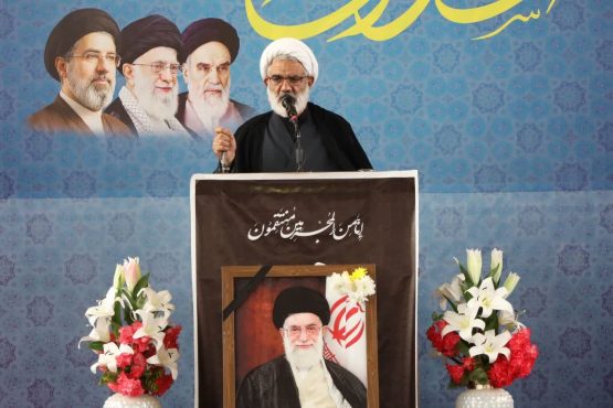 <span style='color:#a2a2a2;font-size:12px;'>امام‌جمعه رفسنجان تاکید کرد:</span><br/>استمرار حضور در میدان برای رسیدن به ایران قوی