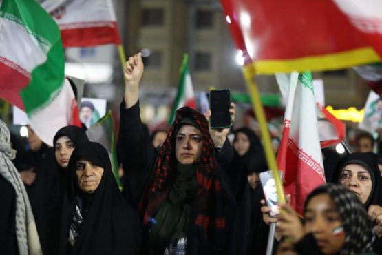 <span style='color:#a2a2a2;font-size:12px;'>گزارش تصویری؛</span><br/>سی‌وچهارمین شب گردهمایی مردم رفسنجان در حمایت از نیروهای مسلح