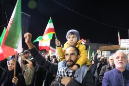 <span style='color:#a2a2a2;font-size:12px;'>گزارش تصویری؛</span><br/>رفسنجان در شب چهلم شهادت قائد امت/ هم‌صدایی گسترده شهروندان برای پاسداشت تلاش نیروهای مسلح