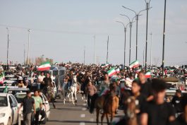 <span style='color:#a2a2a2;font-size:12px;'>گزارش تصویری؛</span><br/>برگزاری رژه سوارکاران رفسنجان در تجدید بیعت با رهبر معظم انقلاب