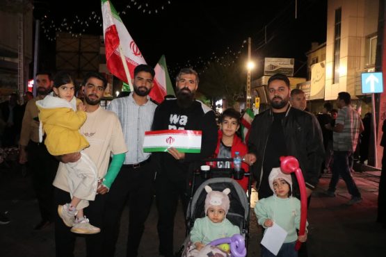 <span style='color:#a2a2a2;font-size:12px;'>گزارش تصویری؛</span><br/>هم‌صدایی مردمی برای قدردانی از نیروهای مدافع امنیت