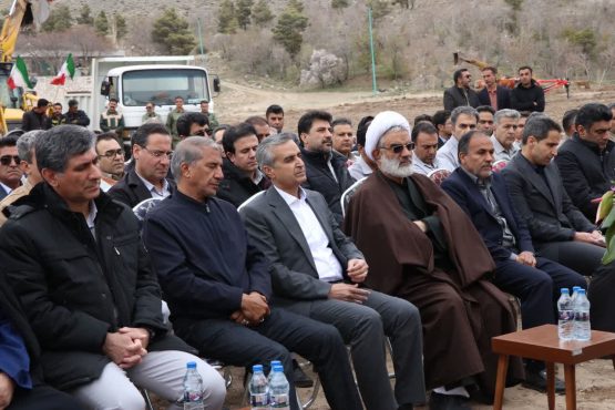 کاشت ۱۵۳ هزار نهال به یاد شهدای مدرسه شجره طیبه میناب در سرچشمه رفسنجان