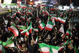 <span style='color:#a2a2a2;font-size:12px;'>گزارش تصویری؛</span><br/>شب سی و پنجم گردهمایی مردم رفسنجان در حمایت از نیروهای مسلح