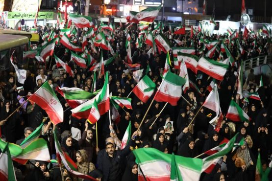 <span style='color:#a2a2a2;font-size:12px;'>گزارش تصویری؛</span><br/>شب سی و پنجم گردهمایی مردم رفسنجان در حمایت از نیروهای مسلح