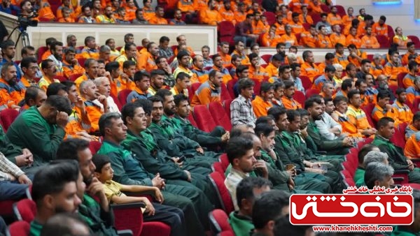 تقدیر از کارگران فضای سبز و خدمات شهری رفسنجان در آیین گرامیداشت روز کارگر