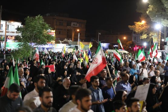 <span style='color:#a2a2a2;font-size:12px;'>گزارش تصویری؛</span><br/>صدمین شب گردهمایی مردم رفسنجان در حمایت از نیروهای مسلح