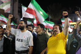 <span style='color:#a2a2a2;font-size:12px;'>گزارش تصویری؛</span><br/>نود و دومین شب گردهمایی مردم رفسنجان در حمایت از نیروهای مسلح